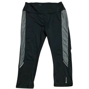 Reebok Capri Length Cropped Leggings Medium Black Gray